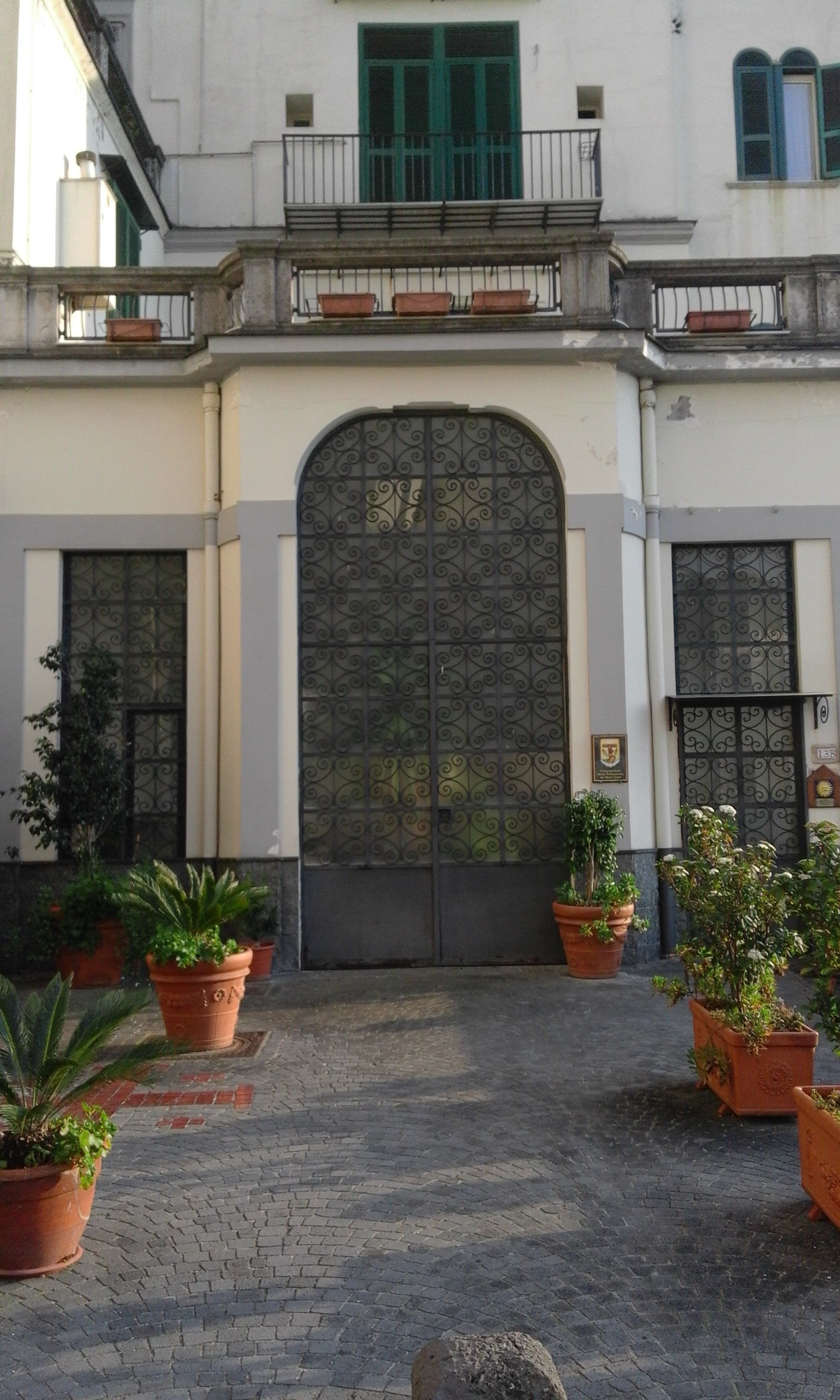 Napoli-Capodimonte: Casa San Giuseppe –Villa Fiorillo
